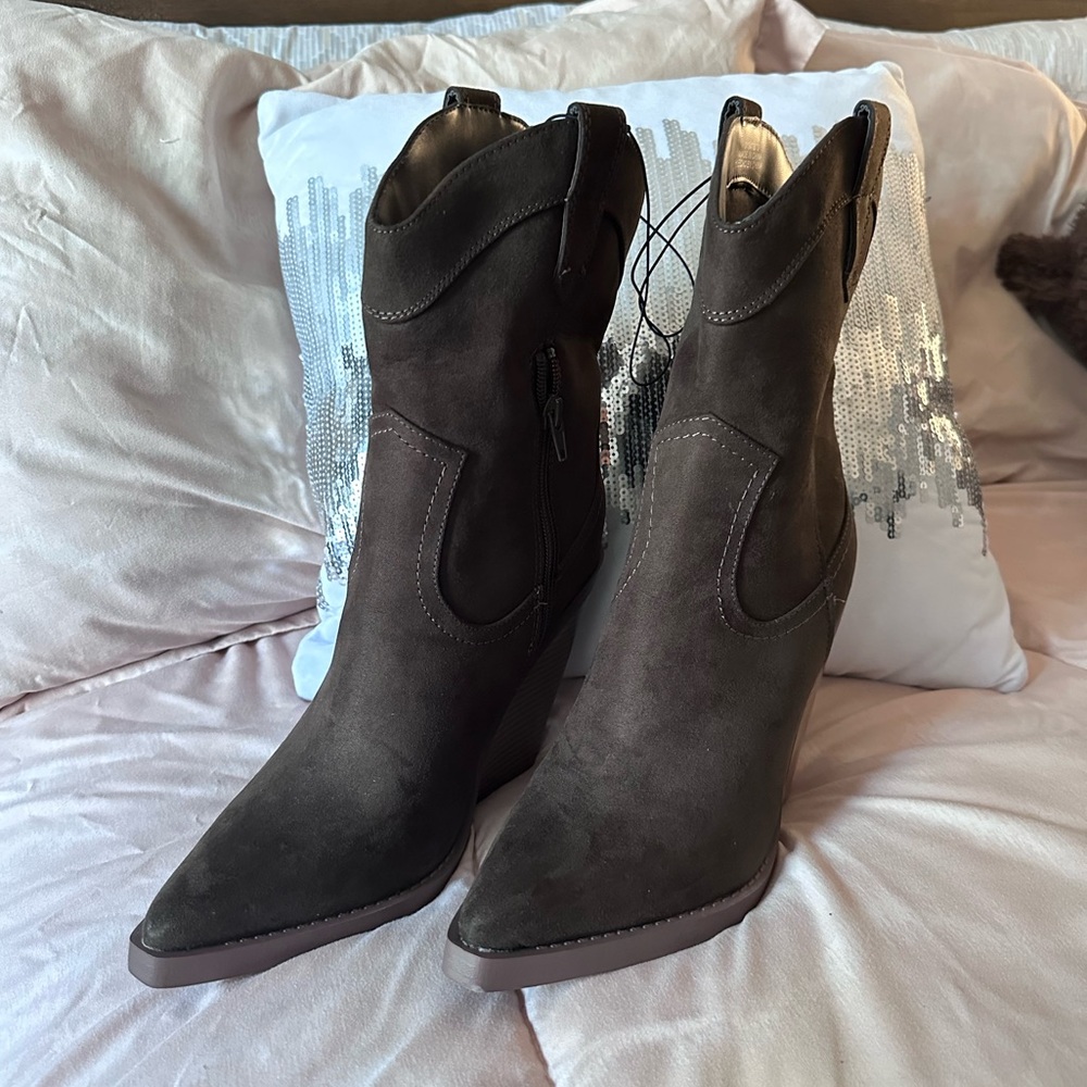 Forever 21 Heeled Boots Suede Western Style